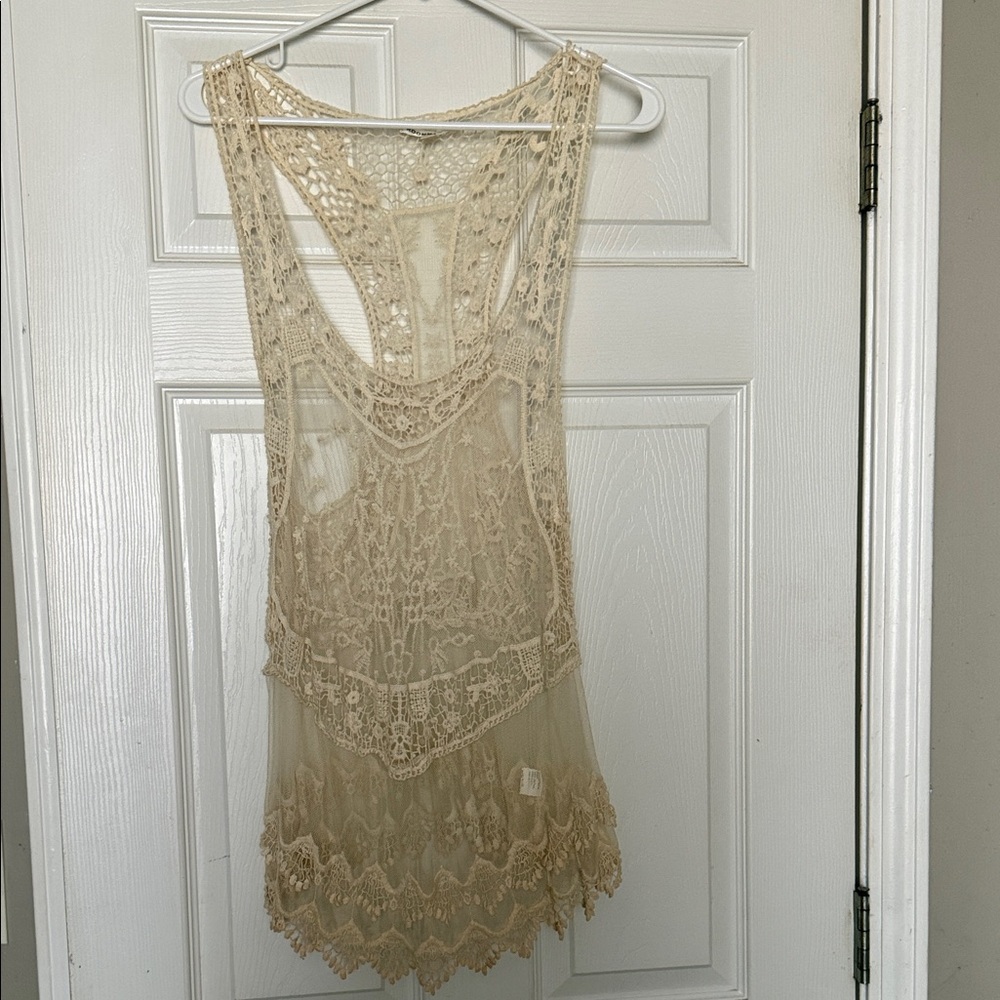 Lace Sleeveless Cream Shirt